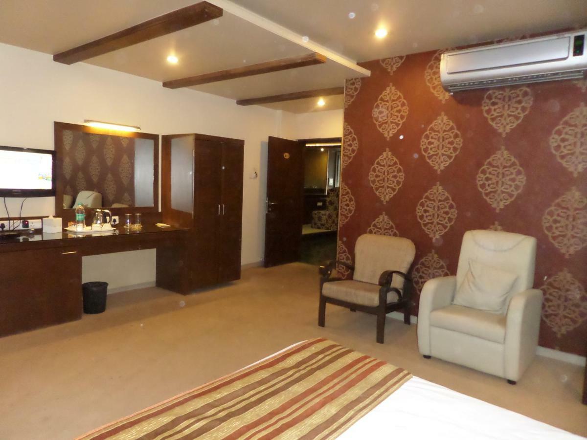 Matrix Inn ปูเน่ ภายนอก รูปภาพ