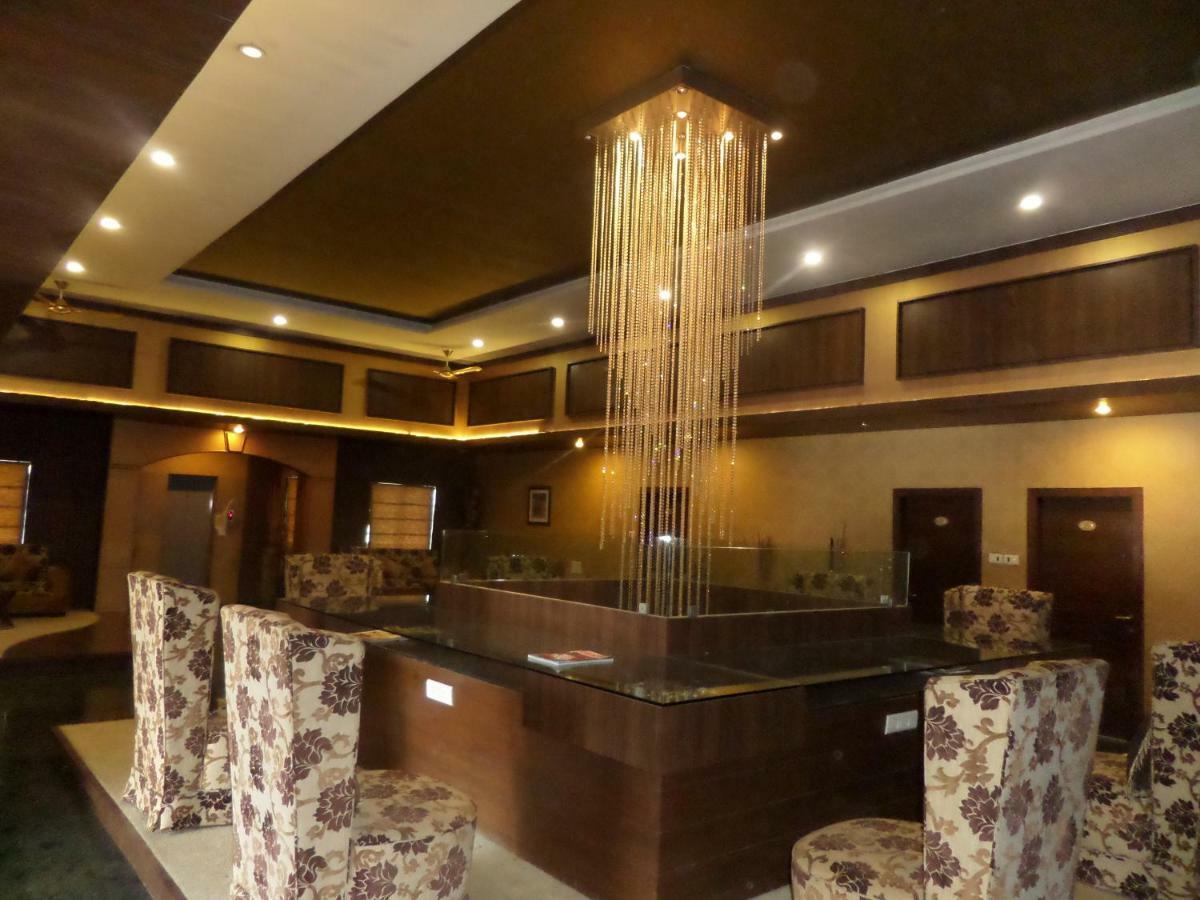 Matrix Inn ปูเน่ ภายนอก รูปภาพ