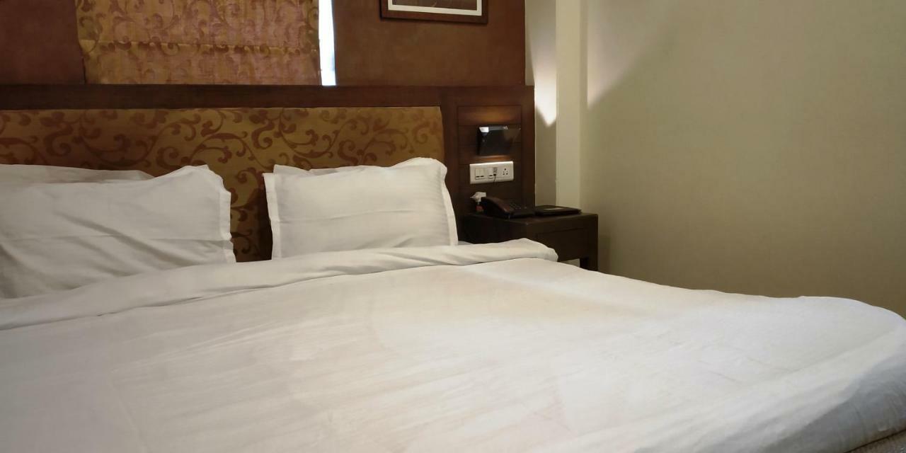 Matrix Inn ปูเน่ ภายนอก รูปภาพ