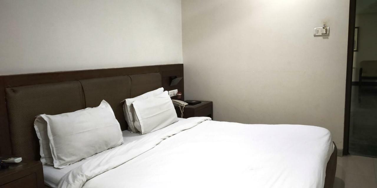 Matrix Inn ปูเน่ ภายนอก รูปภาพ