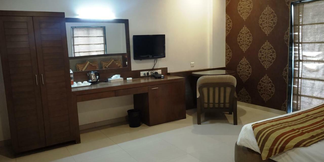 Matrix Inn ปูเน่ ภายนอก รูปภาพ