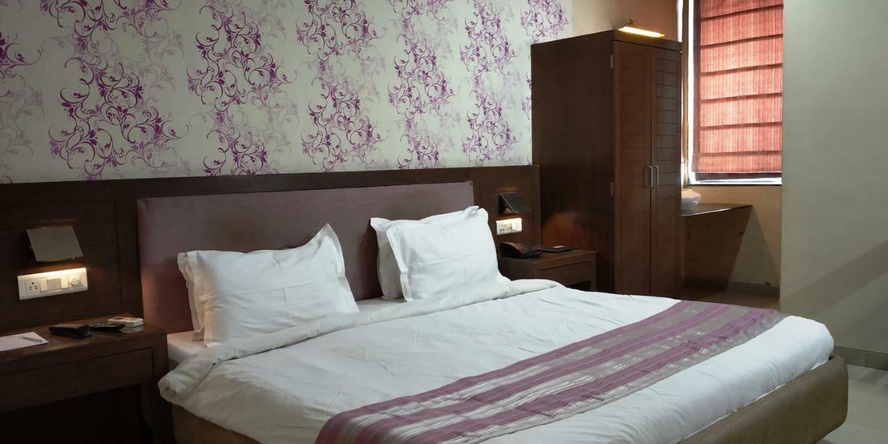 Matrix Inn ปูเน่ ภายนอก รูปภาพ