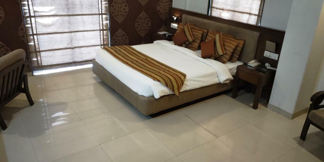 Matrix Inn ปูเน่ ภายนอก รูปภาพ