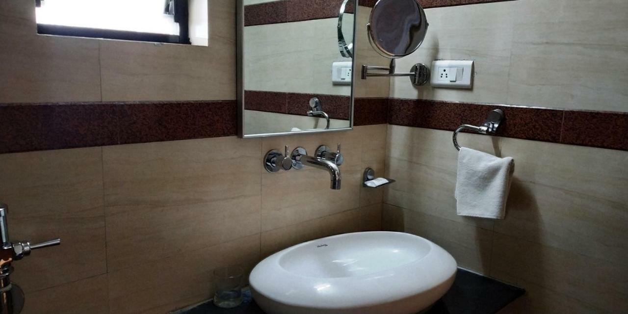 Matrix Inn ปูเน่ ภายนอก รูปภาพ
