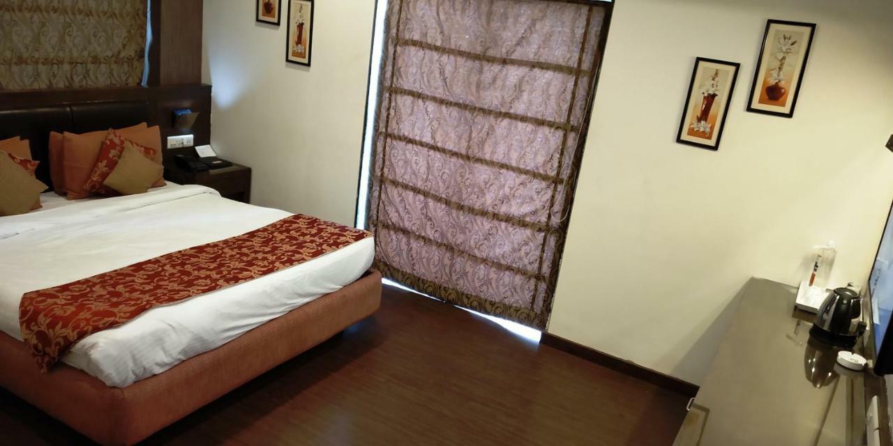 Matrix Inn ปูเน่ ภายนอก รูปภาพ